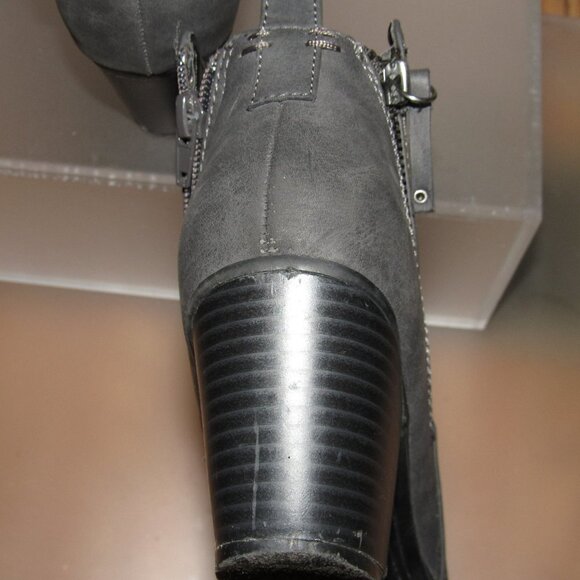 EXPRESS Gray Ankle Booties Size 7 - Picture 4 of 5